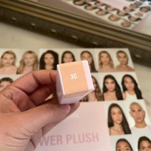 Kylie Cosmetics power plush longwear concealer